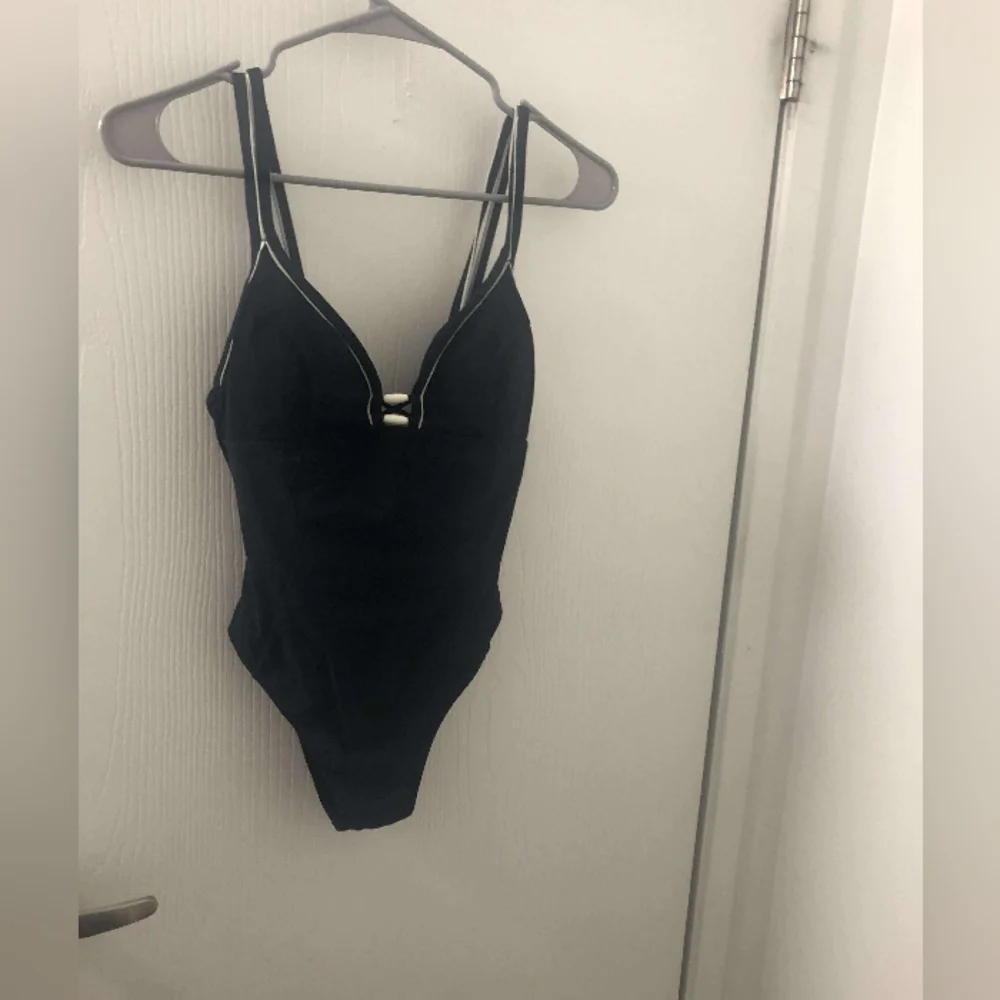 Profile by Gottex Contrast Trim High Leg Swimsuit Sz 6